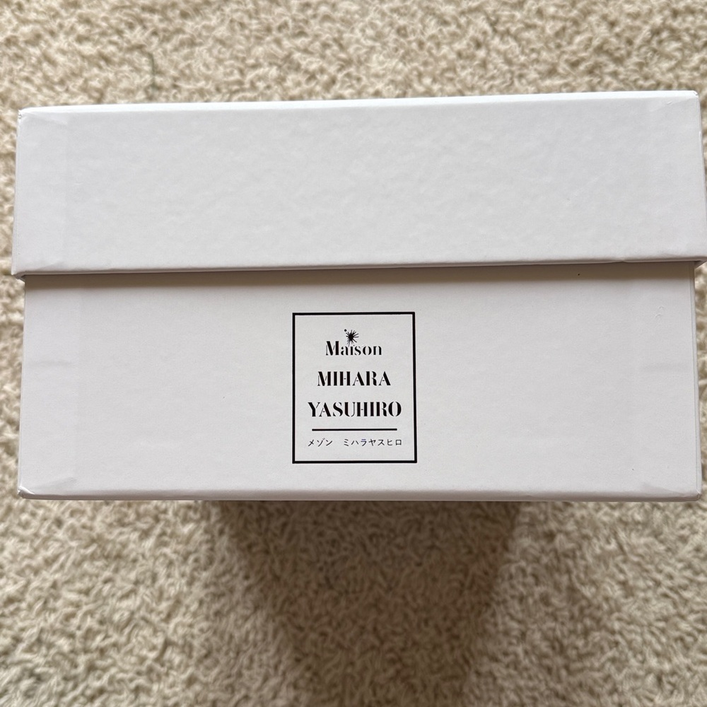 White Box - Picture 4 of 6